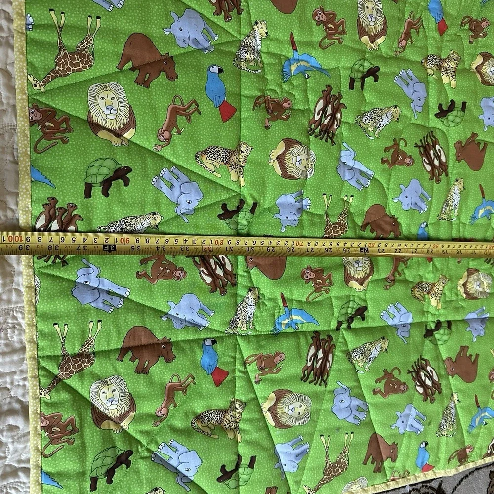Safari Animals Jungle Baby Quilt or Wall Hanging Multicolor‎ Handmade 39x42 EUC